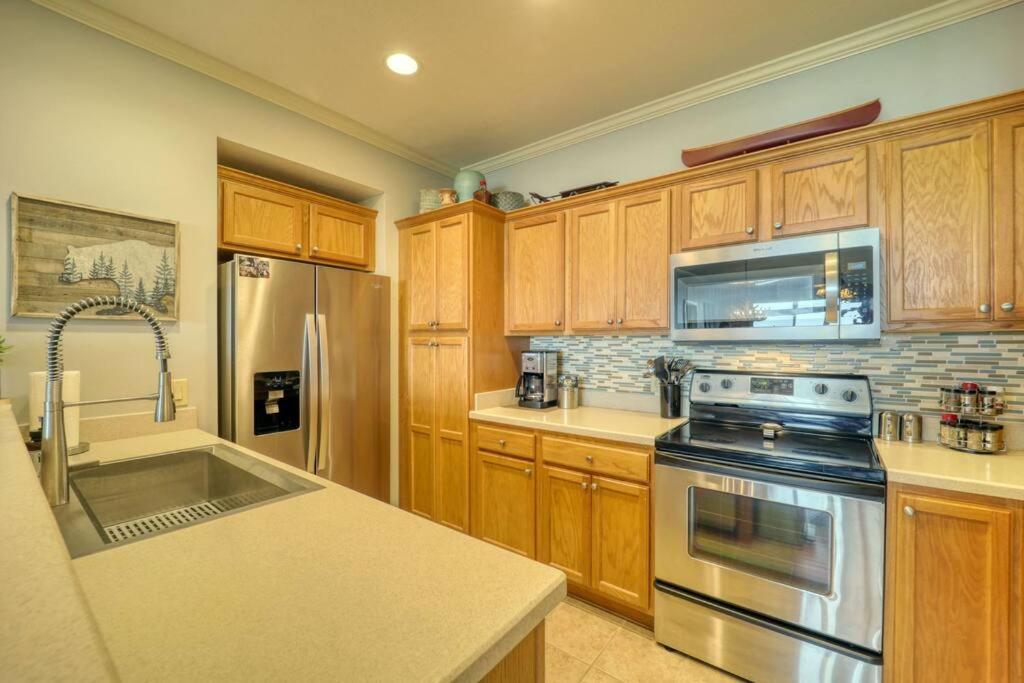 Bucket List Views Sugar Mountain Private Condo - 2Bed, 2Bath, Sleeps 6, Panoramic Views Of Mountains From Large Deck, Short Drive To Shopping, Restaurants, Cafes & Banner Elk Town Exterior foto