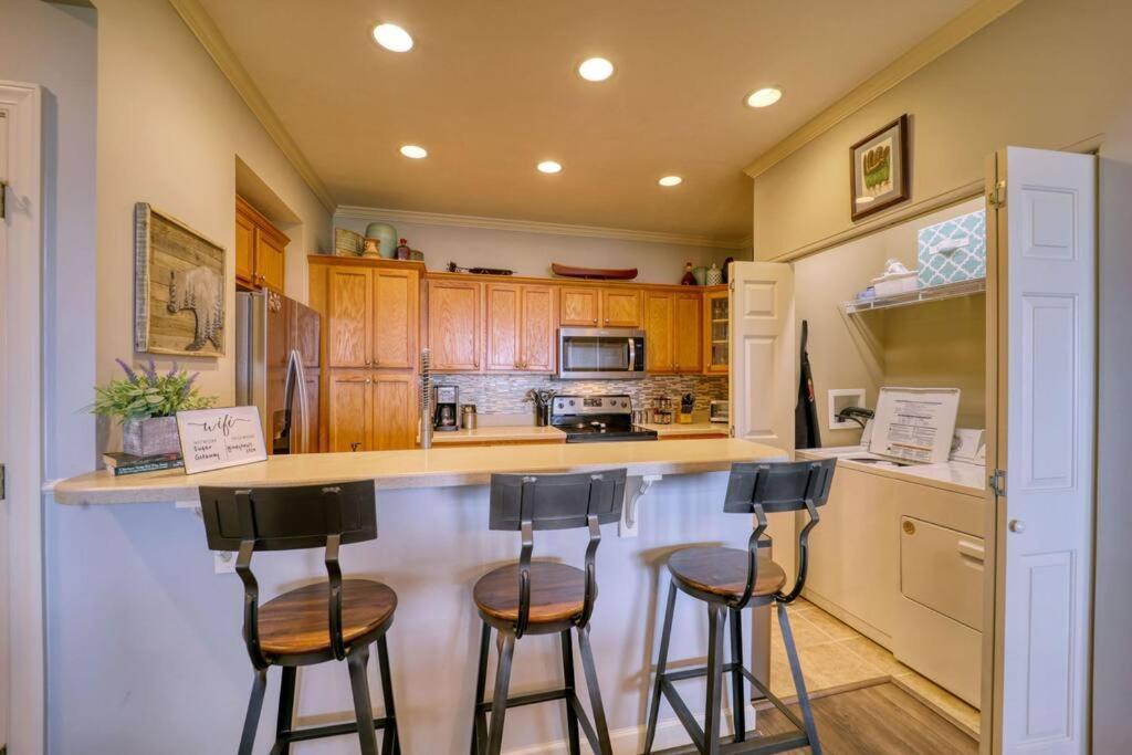 Bucket List Views Sugar Mountain Private Condo - 2Bed, 2Bath, Sleeps 6, Panoramic Views Of Mountains From Large Deck, Short Drive To Shopping, Restaurants, Cafes & Banner Elk Town Exterior foto